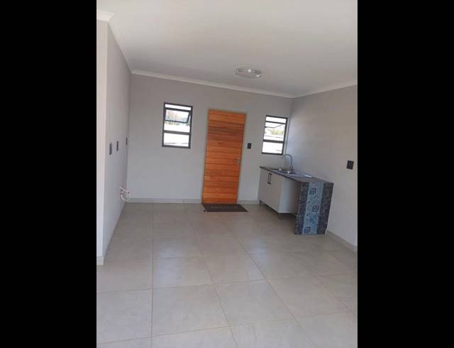 2 BEDROOM HOUSE FOR SALE IN SELCOURT